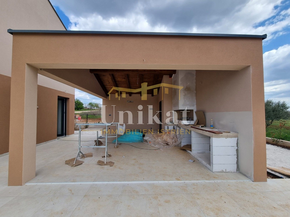 Casa nei dintorni di Višnjan - 4 camere da letto e piscina